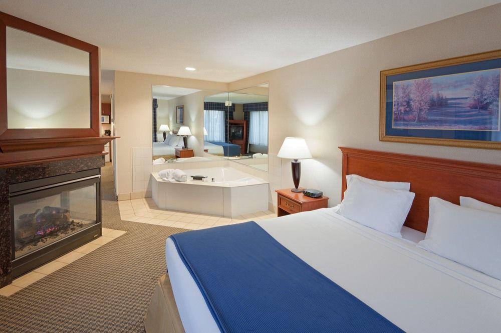 Holiday Inn Express Poughkeepsie By Ihg Exteriör bild