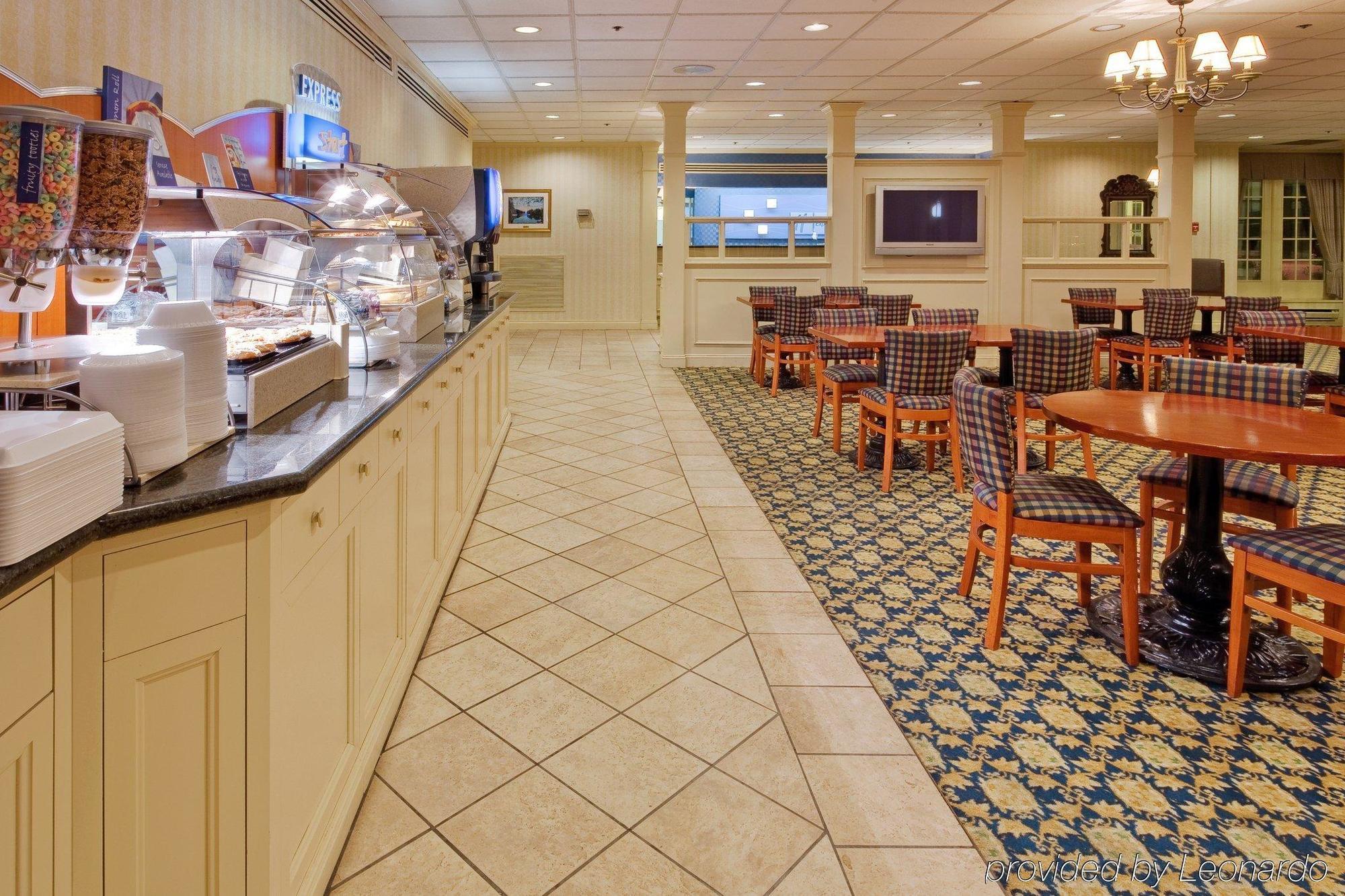 Holiday Inn Express Poughkeepsie By Ihg Exteriör bild