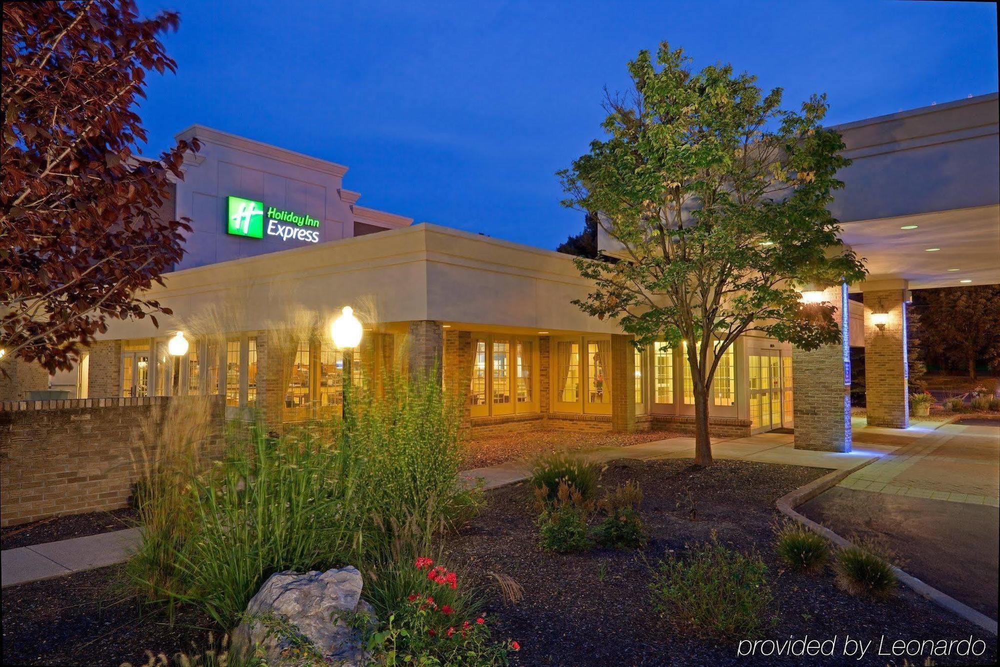 Holiday Inn Express Poughkeepsie By Ihg Exteriör bild