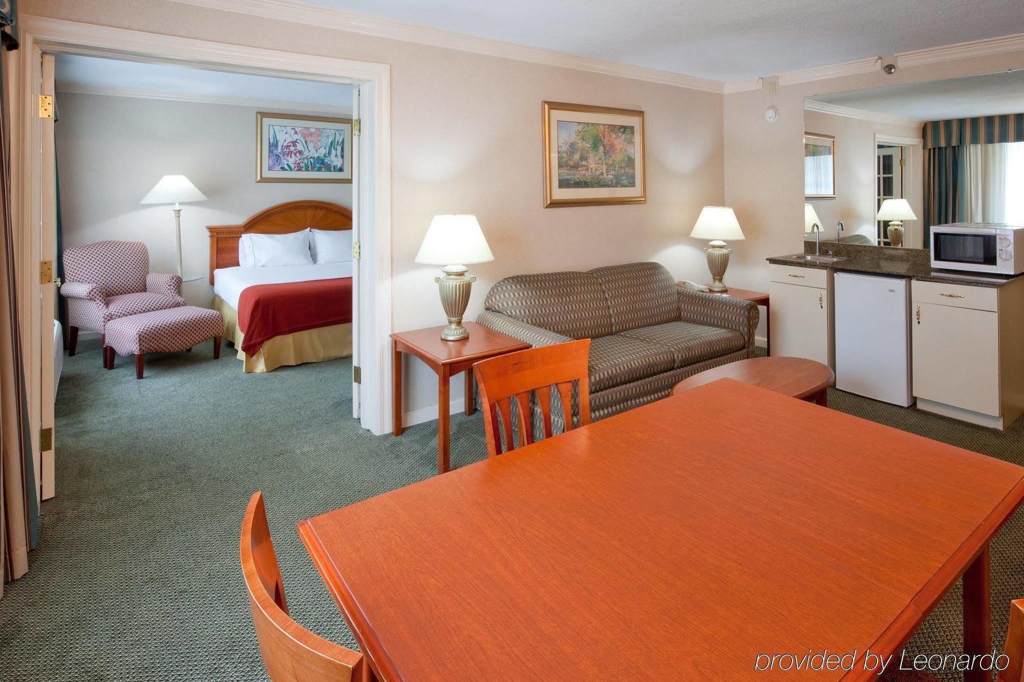 Holiday Inn Express Poughkeepsie By Ihg Exteriör bild